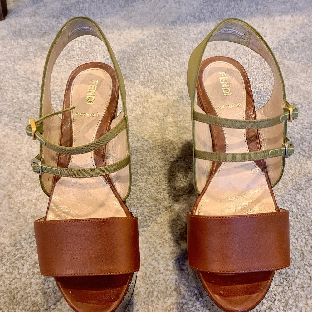 Fendi Retro-Inspred Platform Sandals Shoes